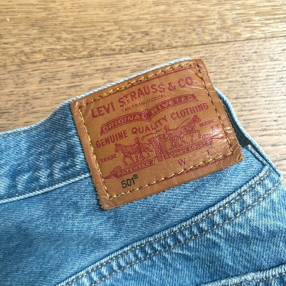 Levi 501 high rise shorts - Picture 3 of 5